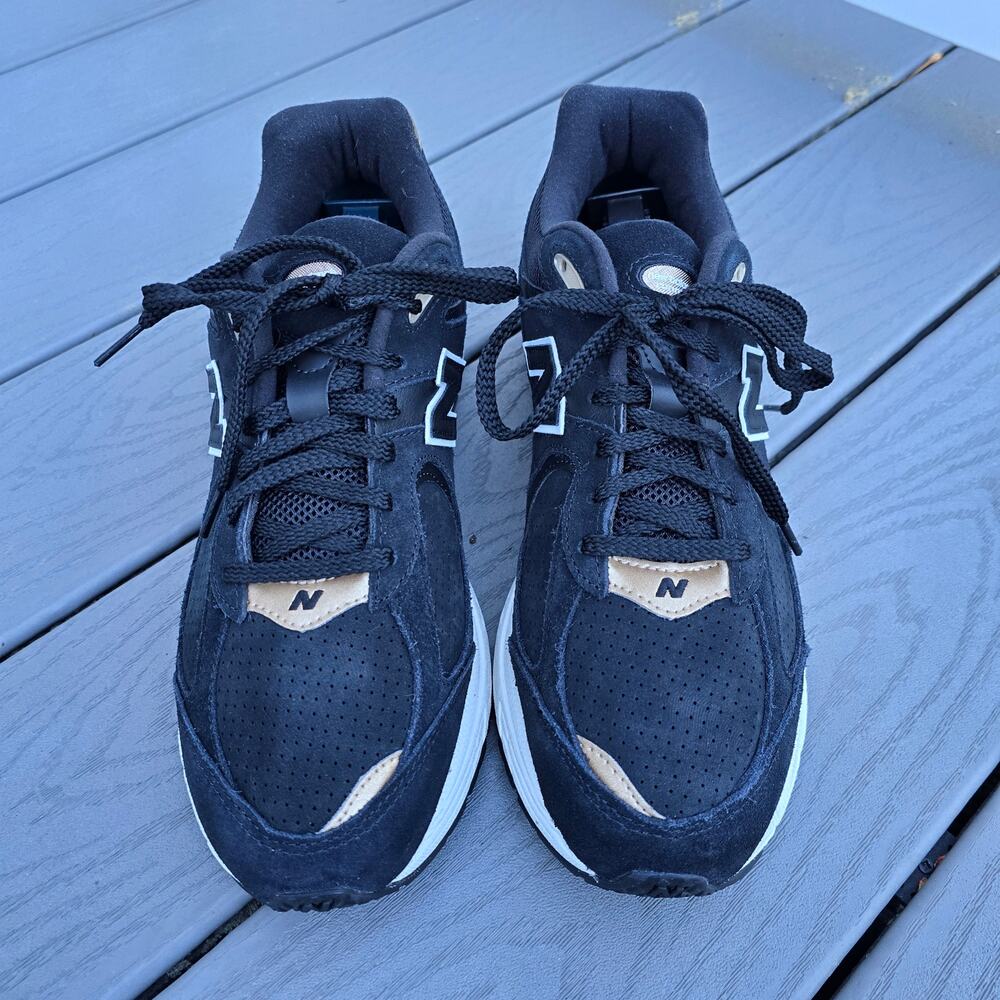 New Balance Men's 2002R 50th Anniversary Running Shoes Black/Gold, Size 11